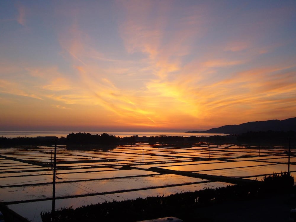 佐渡島両津のホテル 朱鷺の郷 椎崎温泉 夕日と湖の宿 あおきや 新潟