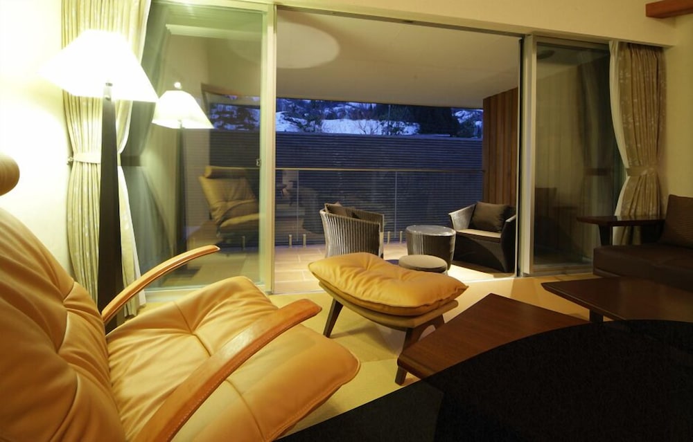 四季 FOUR SEASONS YUZAWA クワトロ QUATTRO 新潟