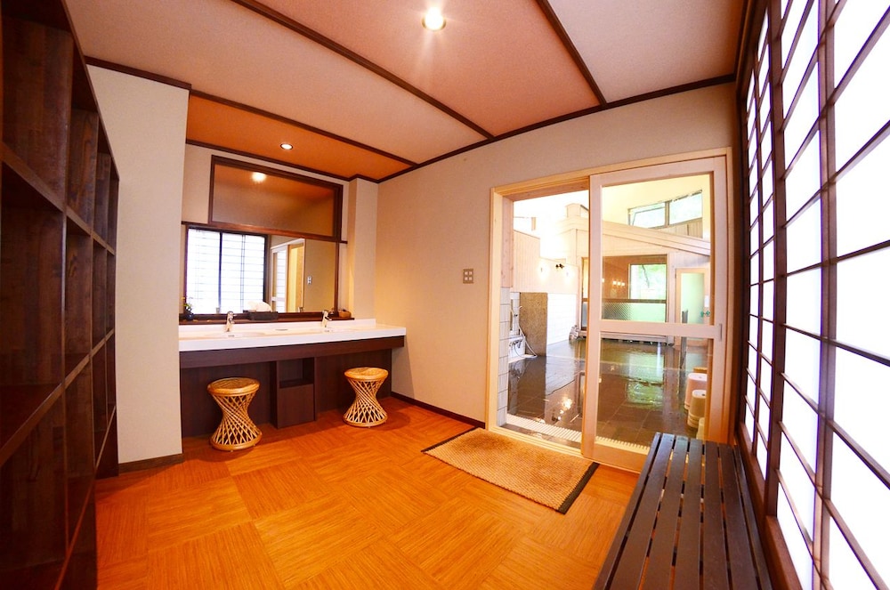 越後田中温泉 しなの荘. 新潟