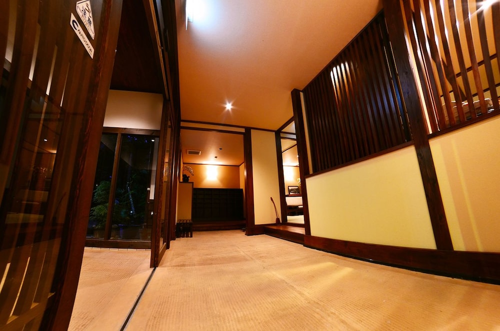 越後田中温泉 しなの荘. 新潟