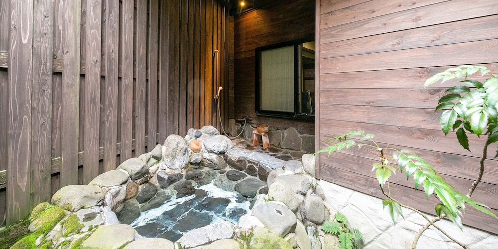 湧き水と創作料理の宿 つるや 熊本