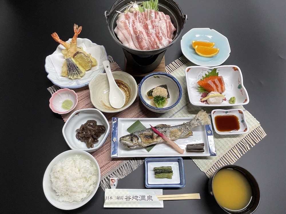 谷地温泉 三沢