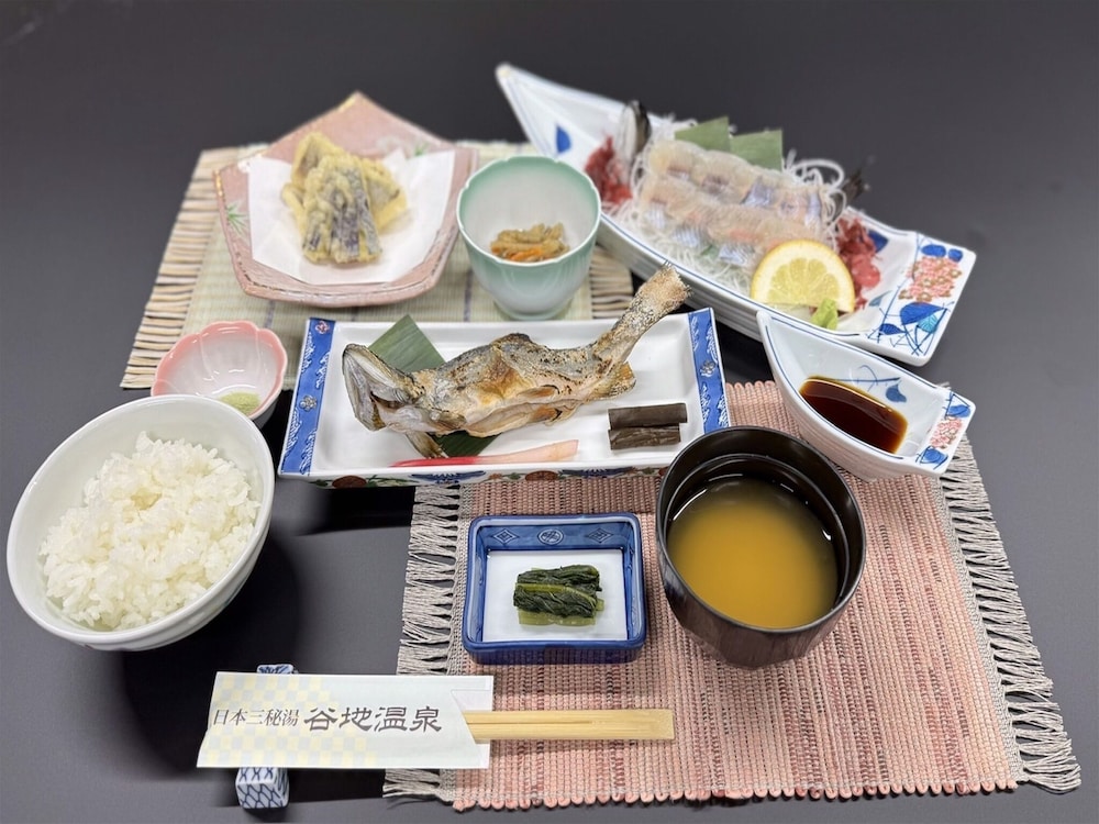 谷地温泉 三沢