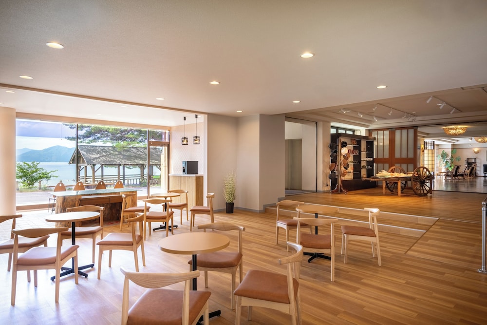 湖畔浪漫の宿かたくりの花 秋田