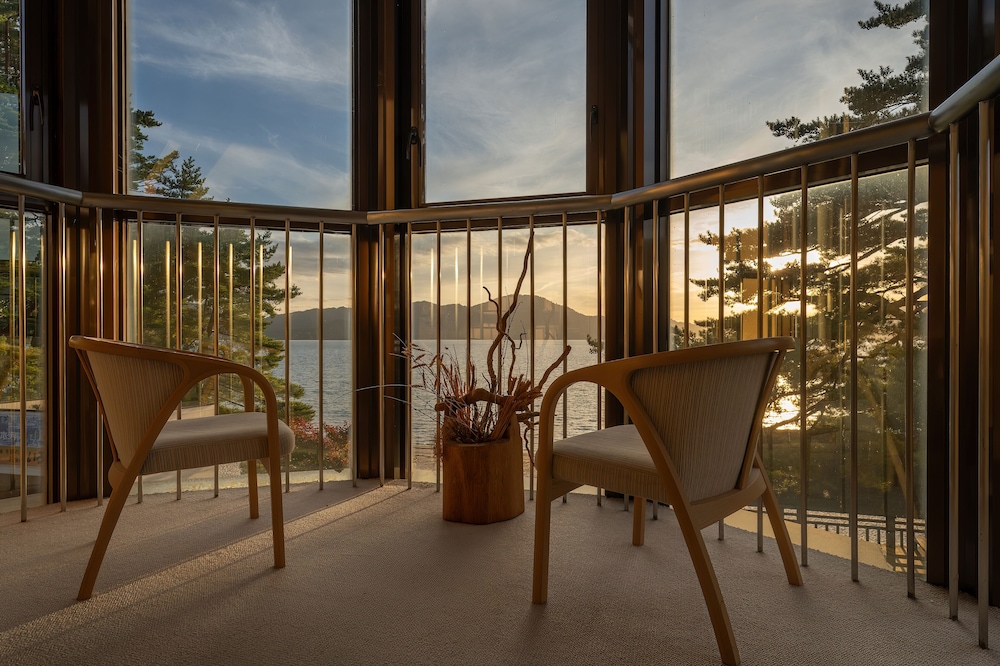 湖畔浪漫の宿かたくりの花 秋田