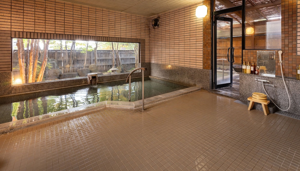 湖畔浪漫の宿かたくりの花 秋田