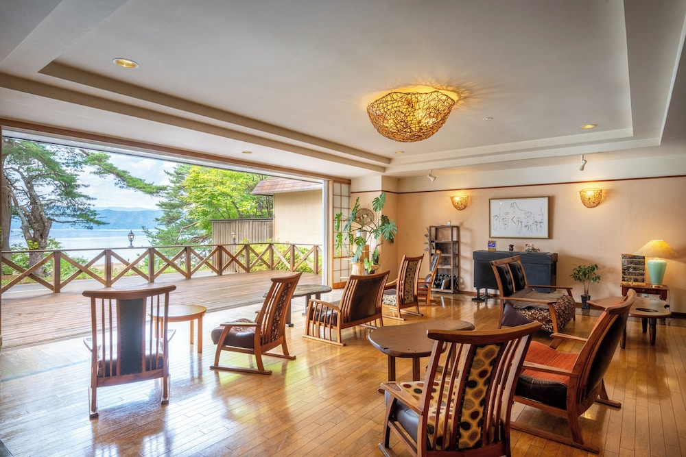 湖畔浪漫の宿かたくりの花 秋田