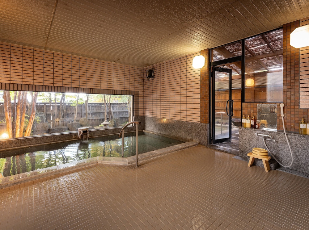 湖畔浪漫の宿かたくりの花 秋田