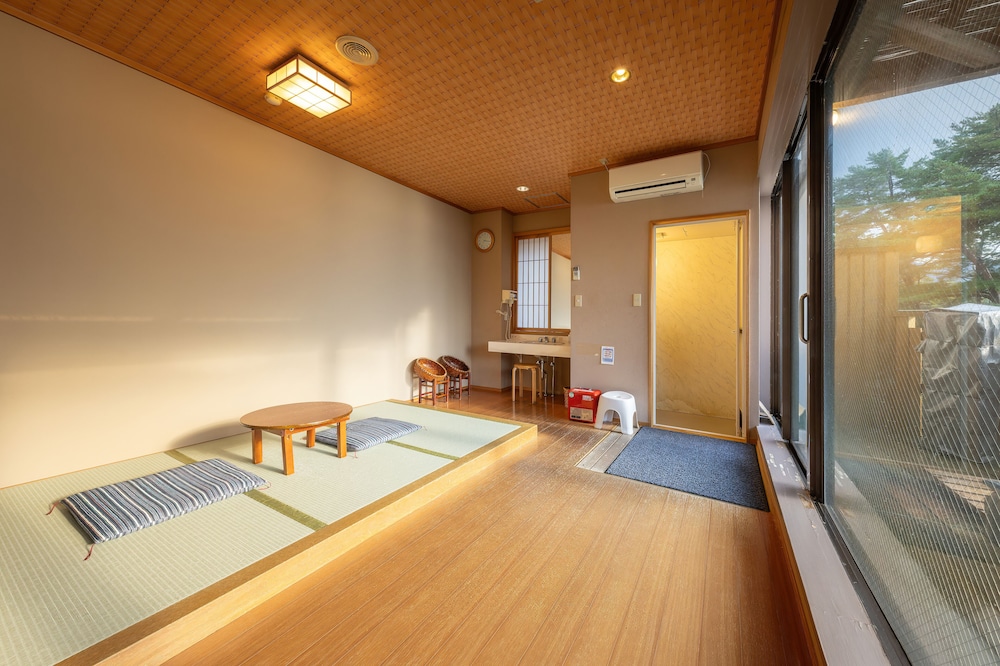 湖畔浪漫の宿かたくりの花 秋田