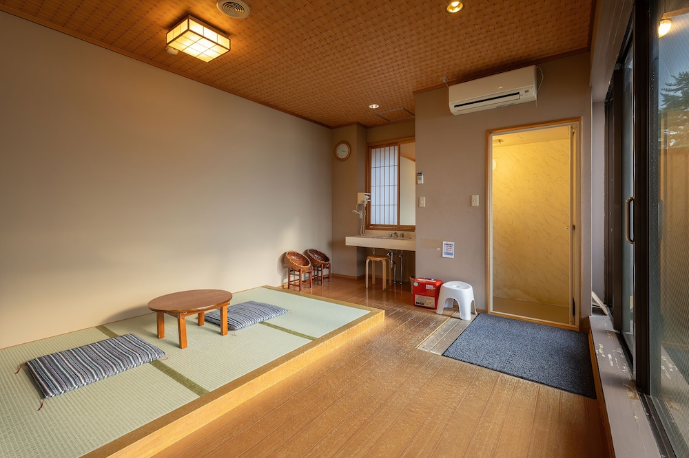 湖畔浪漫の宿かたくりの花 秋田