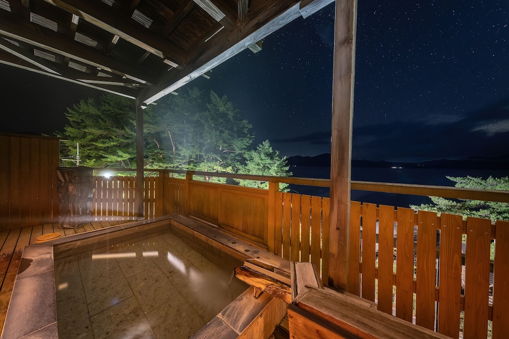 湖畔浪漫の宿かたくりの花 秋田