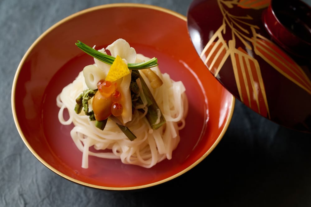 湖畔浪漫の宿かたくりの花 秋田