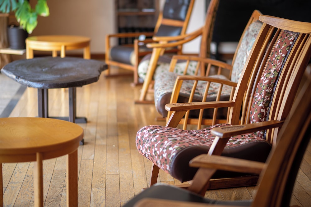 湖畔浪漫の宿かたくりの花 秋田