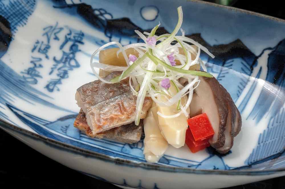 湖畔浪漫の宿かたくりの花 秋田