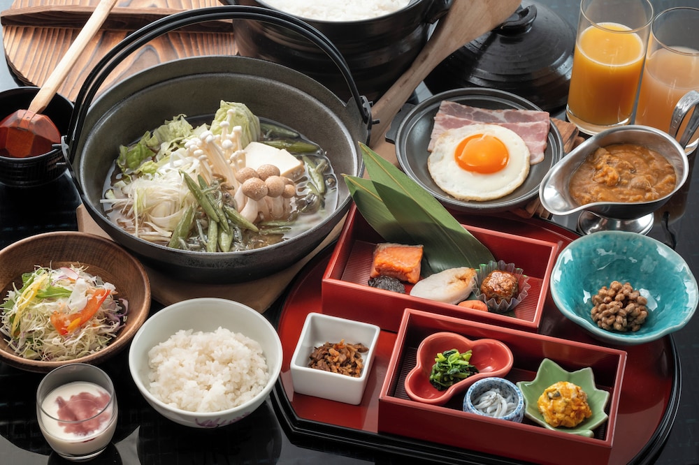 湖畔浪漫の宿かたくりの花 秋田