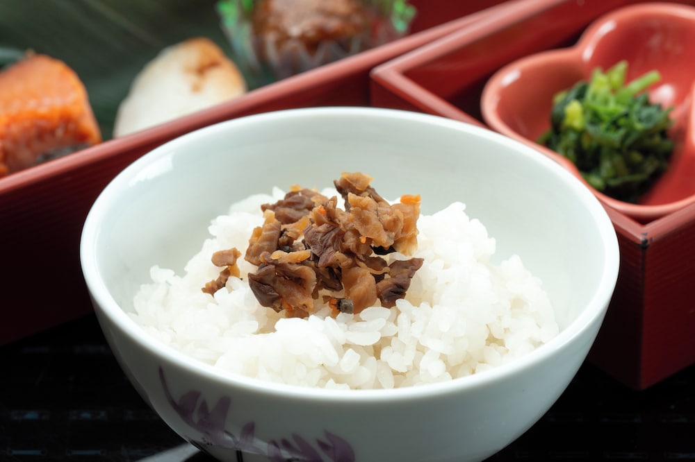 湖畔浪漫の宿かたくりの花 秋田