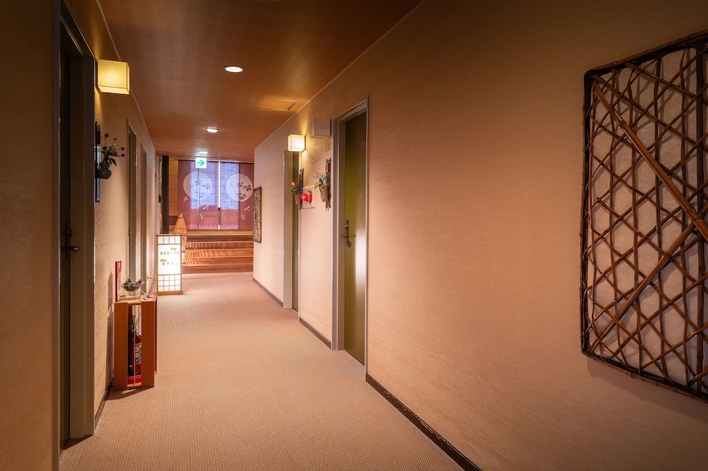 湖畔浪漫の宿かたくりの花 秋田