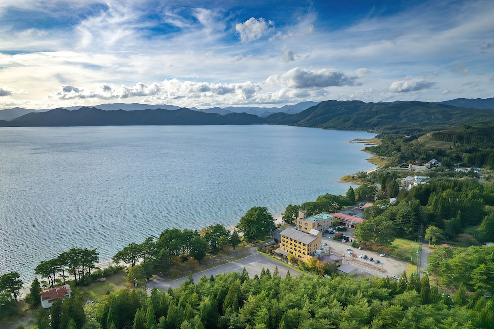 湖畔浪漫の宿かたくりの花 秋田