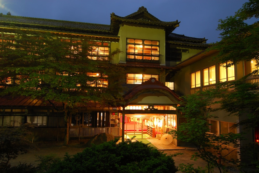鉛温泉 藤三旅館 花巻