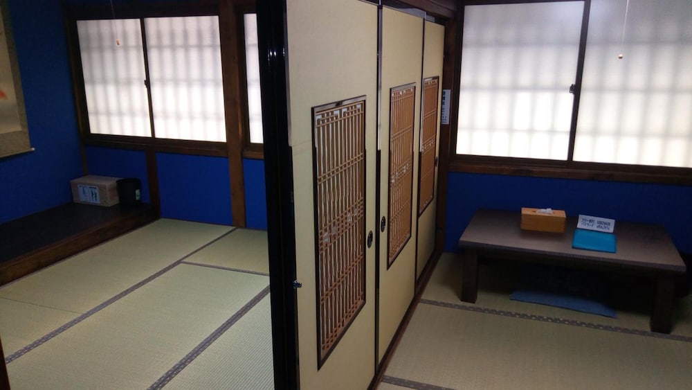 ゲストハウス 三日市 小松