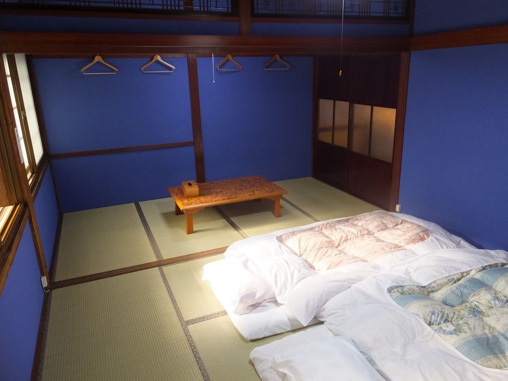 ゲストハウス 三日市 小松