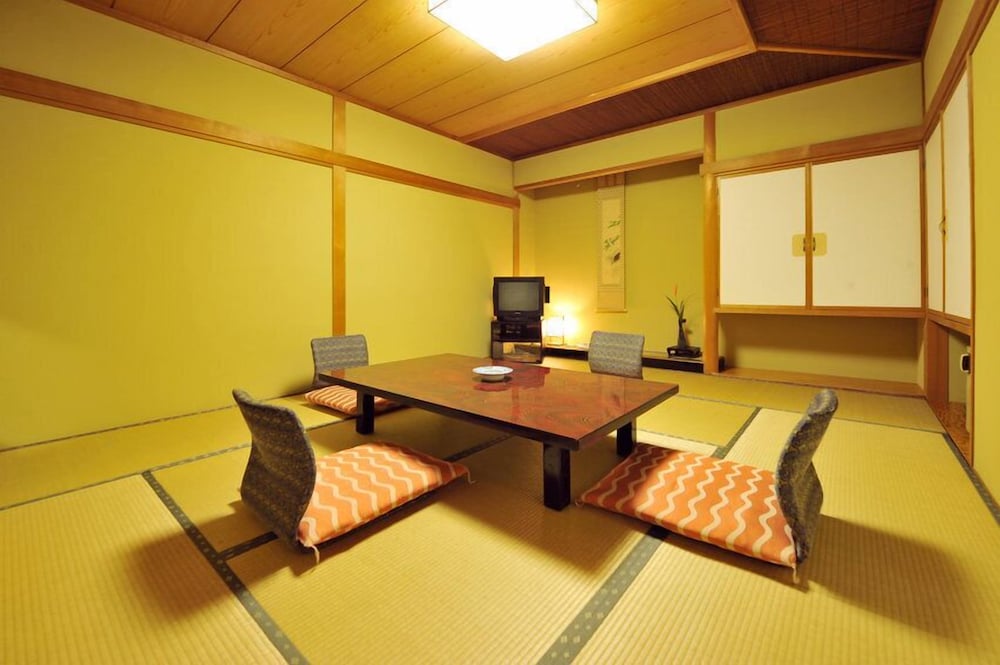 中安旅館 小松