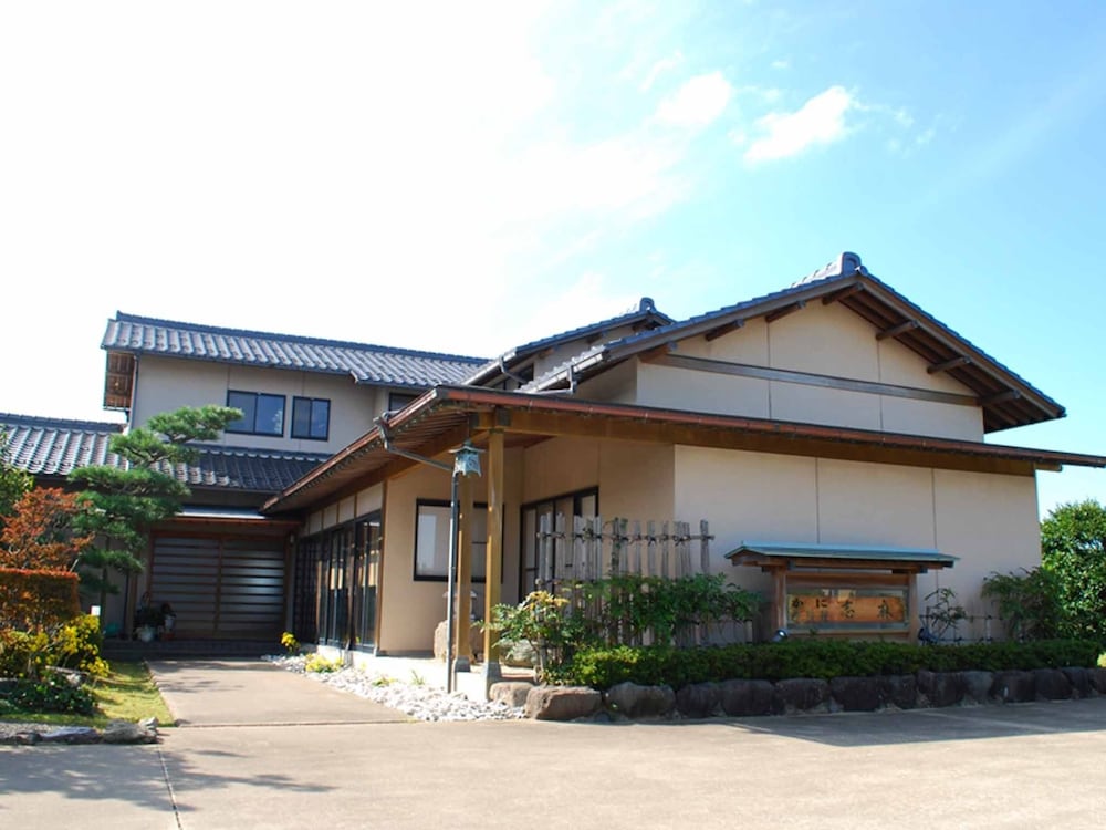 かに・荒磯料理 料理・民宿「志麻」 小松