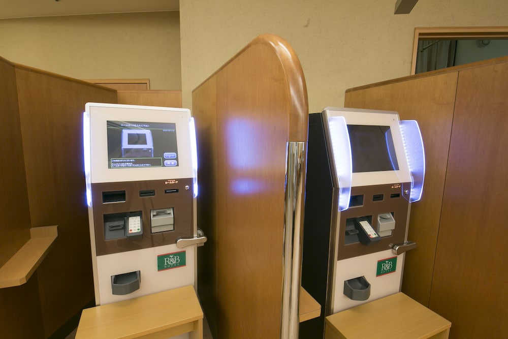 R&B ホテル金沢駅西口 小松