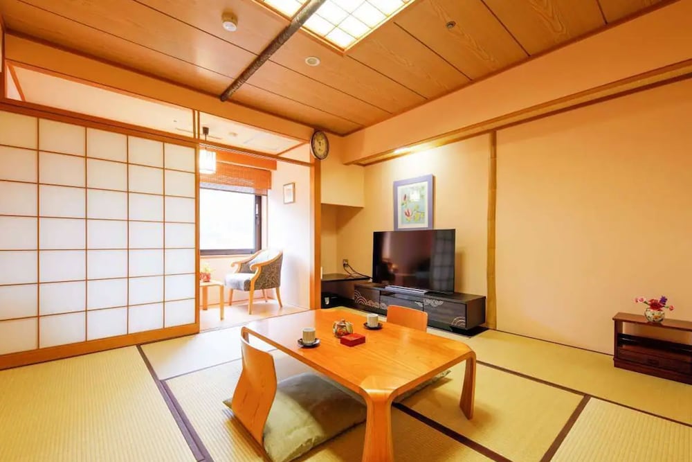 金沢白鳥路 ホテル山楽 小松