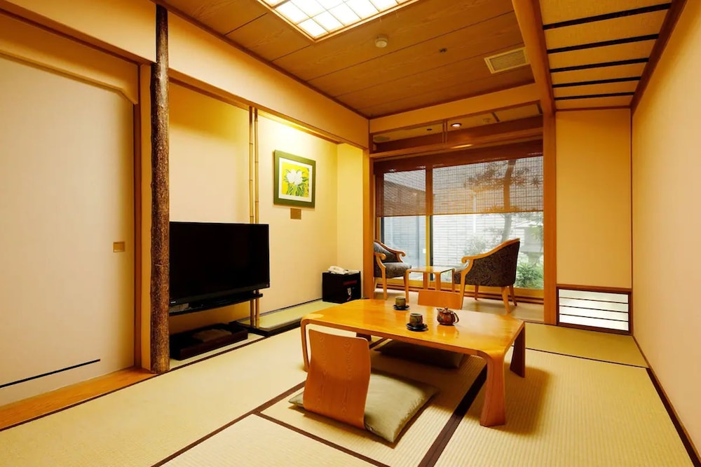 金沢白鳥路 ホテル山楽 小松