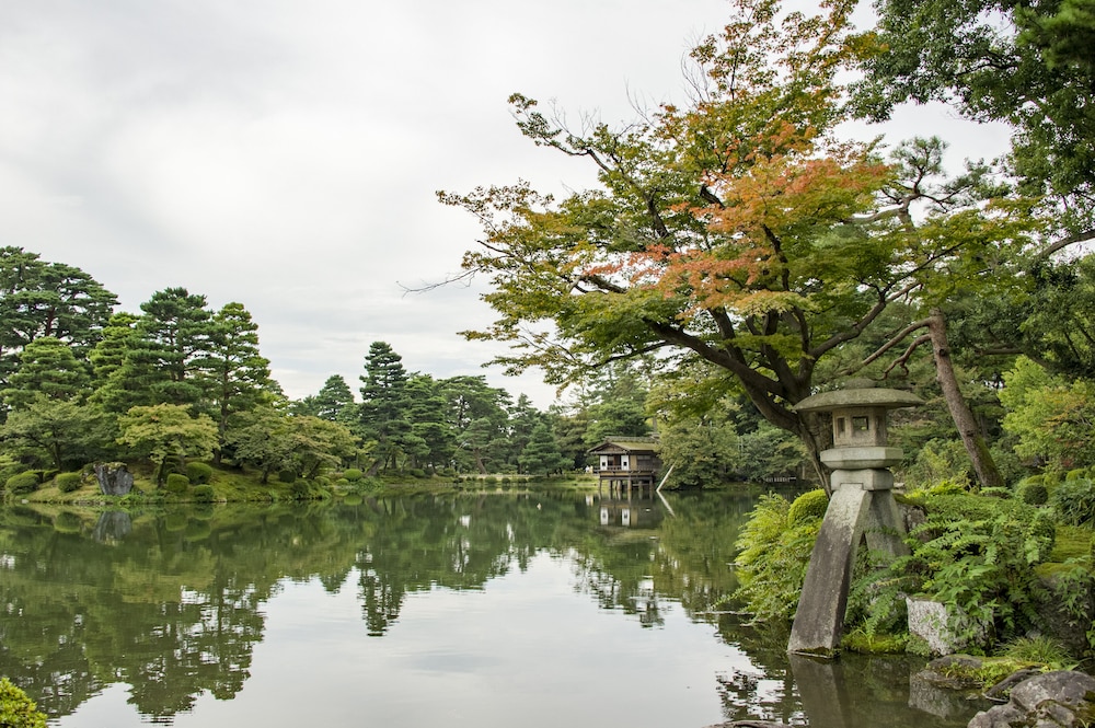 金沢白鳥路 ホテル山楽 小松