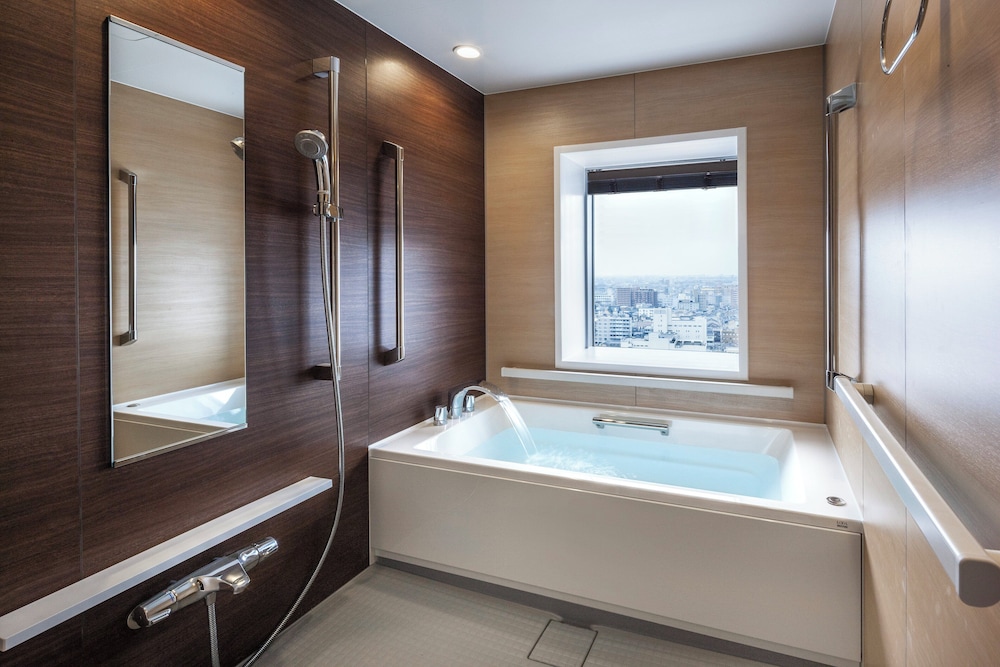 ANAホリデイ・イン金沢スカイ BY IHG 小松