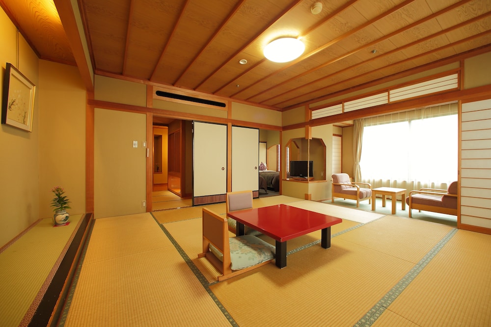 セレクトグランド加賀山中 小松