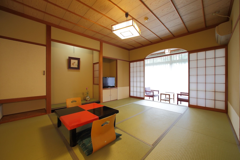 セレクトグランド加賀山中 小松