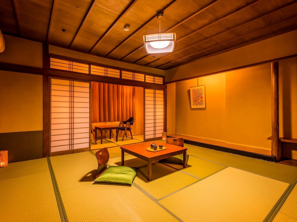 大江戸温泉物語 山代彩朝楽 小松