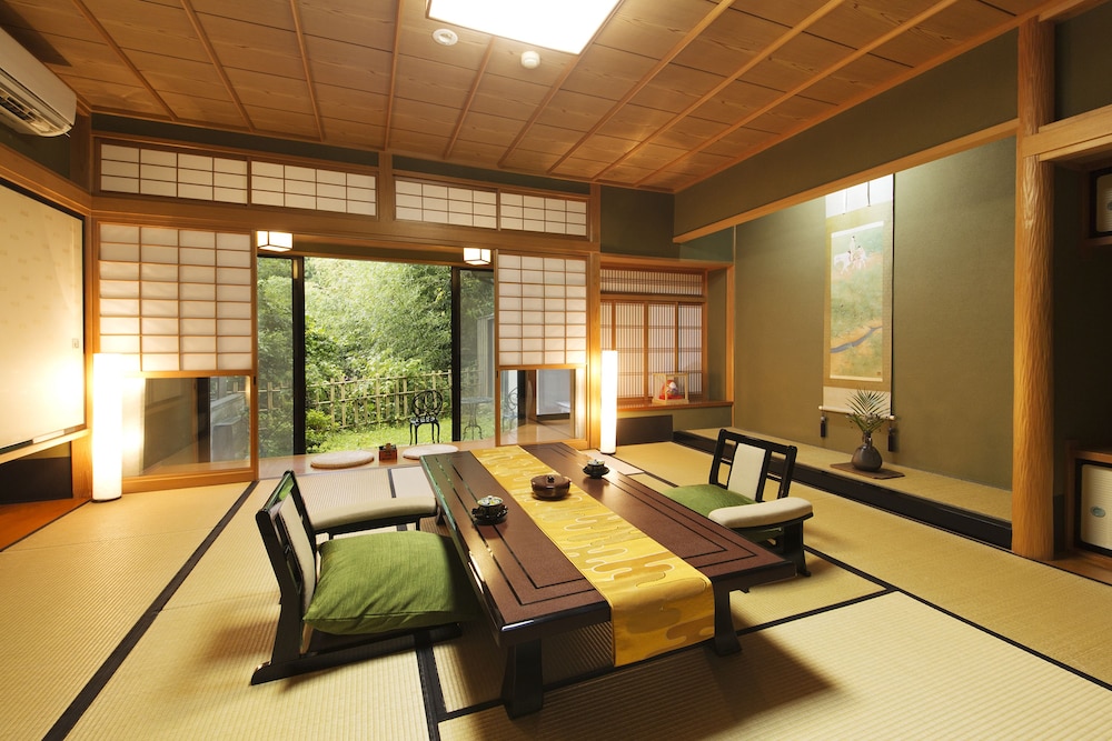 胡蝶 小松