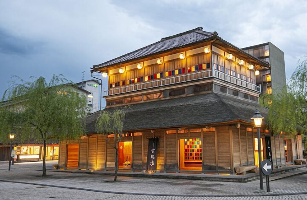 雄山閣 小松