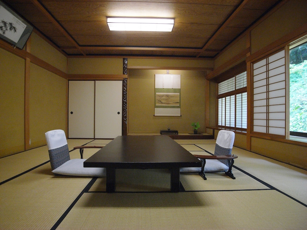 深谷温泉 元湯石屋 小松