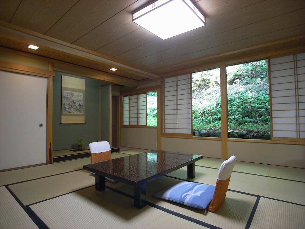 深谷温泉 元湯石屋 小松