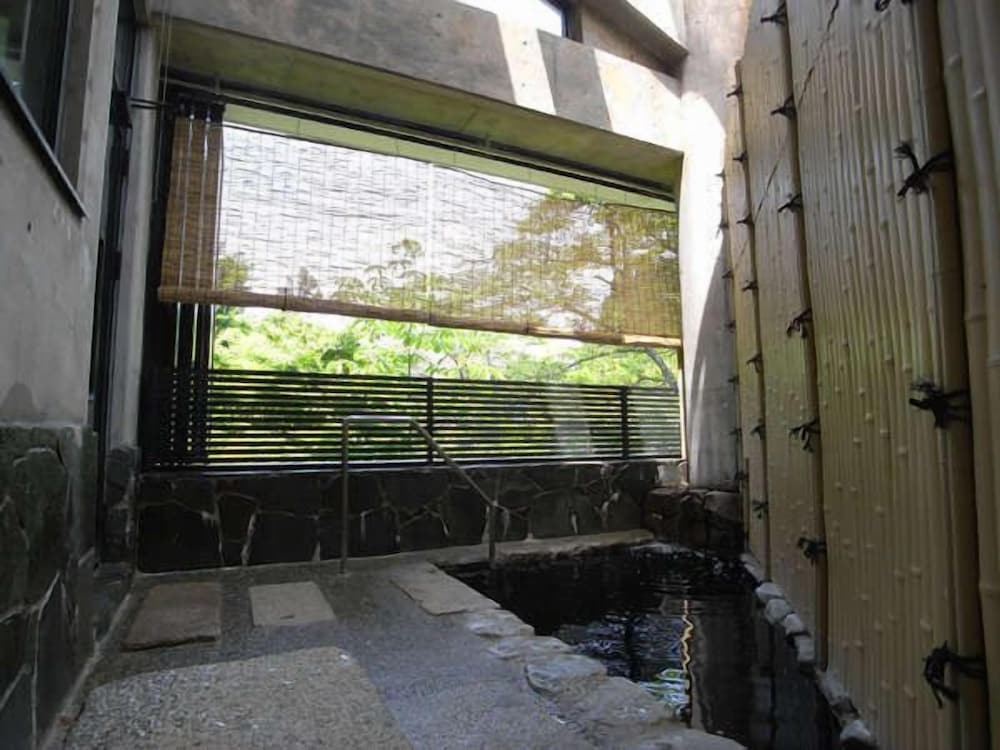深谷温泉 元湯石屋 小松