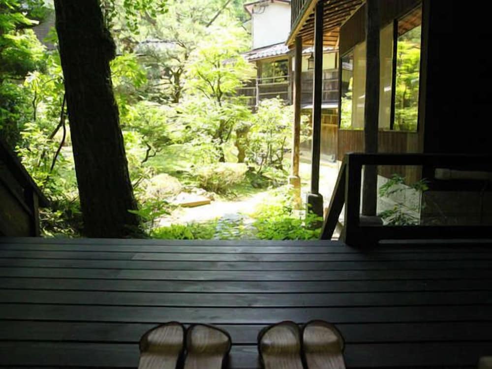 深谷温泉 元湯石屋 小松