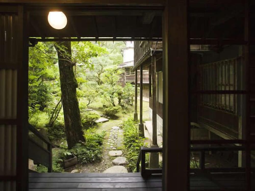 深谷温泉 元湯石屋 小松