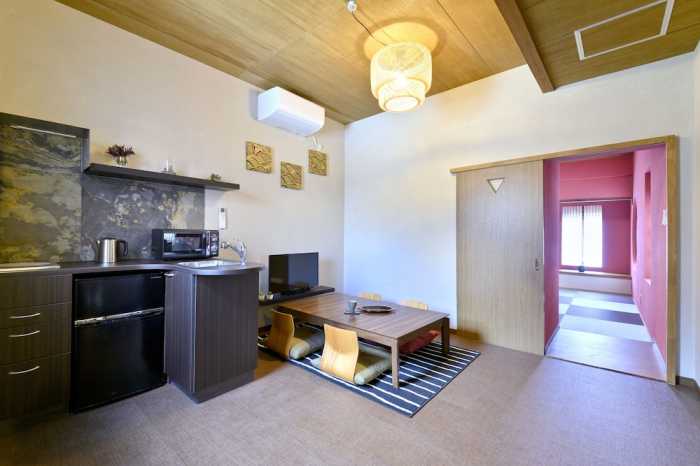NISHICHAYAGAI MUU HOUSE HOTEL 小松