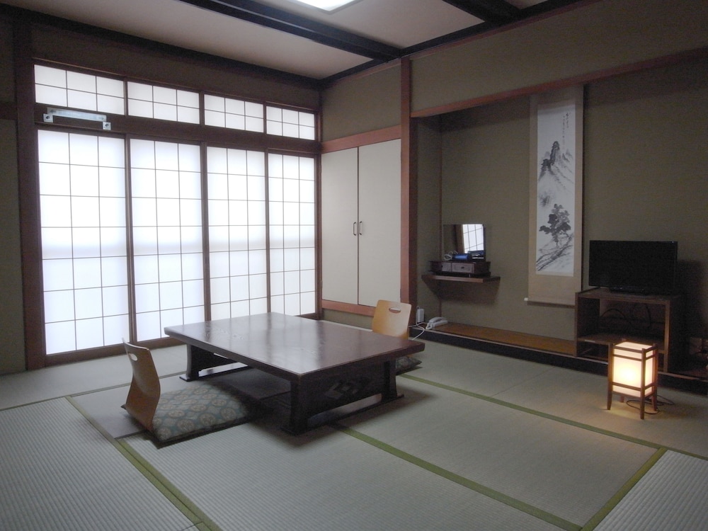 旅館やまむろ 小松