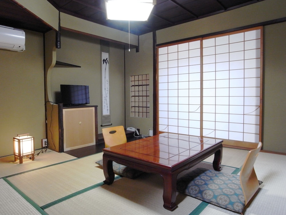 旅館やまむろ 小松