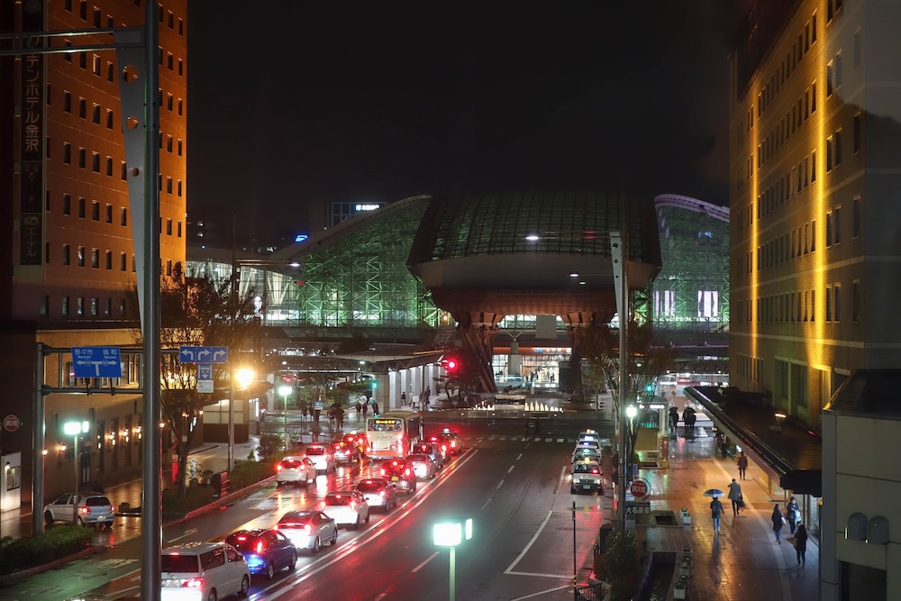 BLUE HOUR KANAZAWA 小松