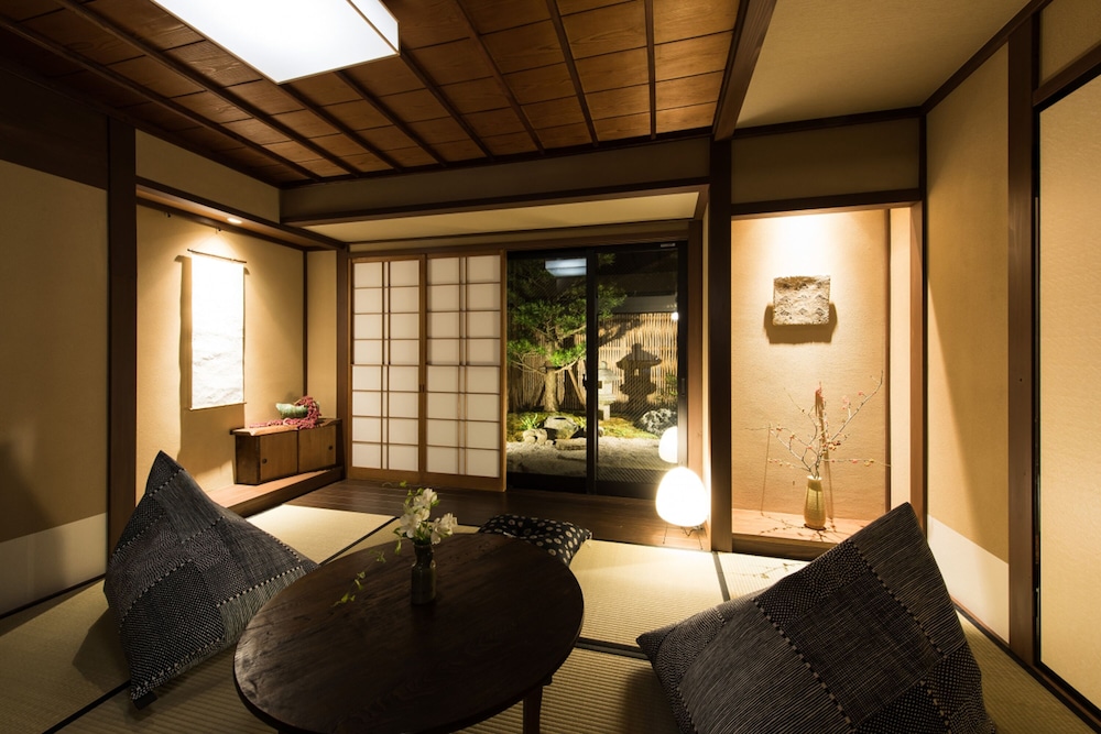 東山かげろひ 小松