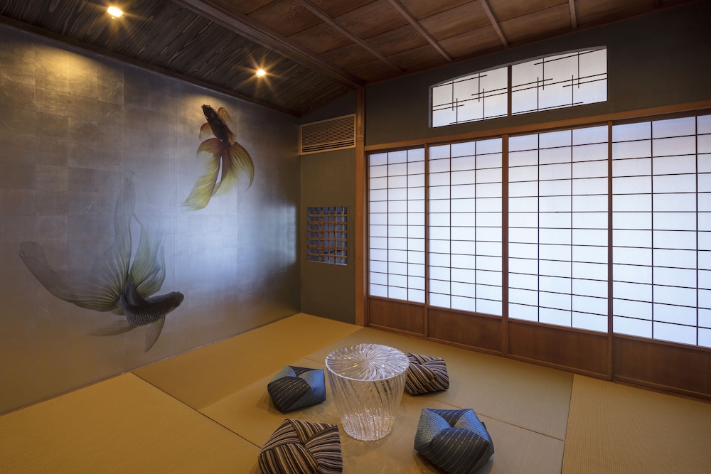 彦三町 銀の間 小松