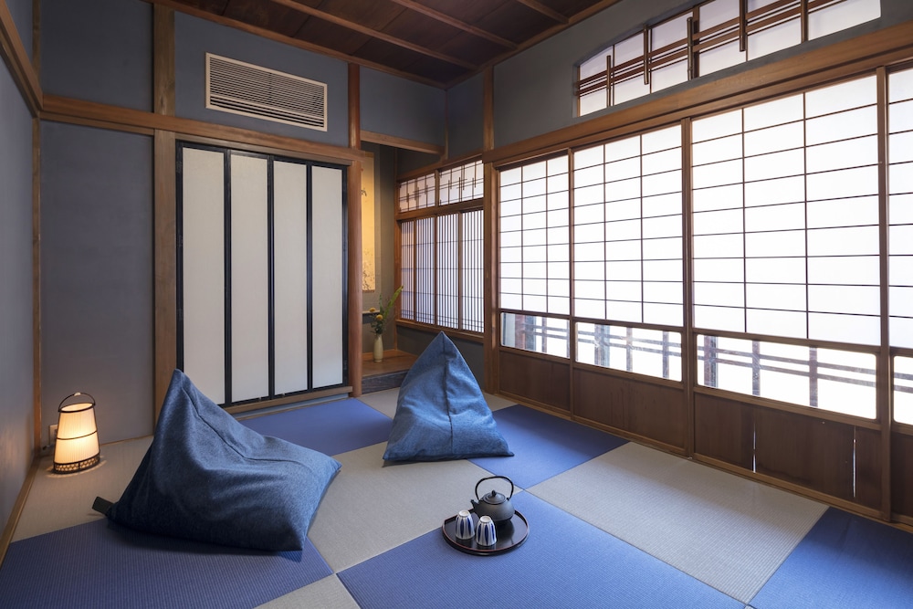 彦三町 銀の間 小松