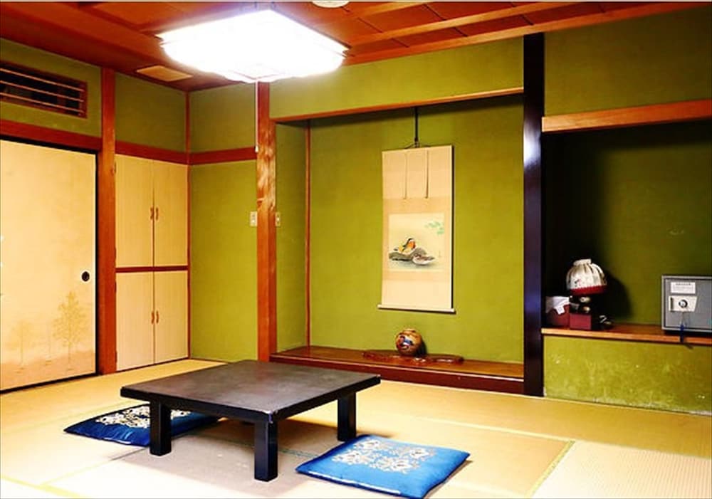 数寄屋風旅館からさわ 小松